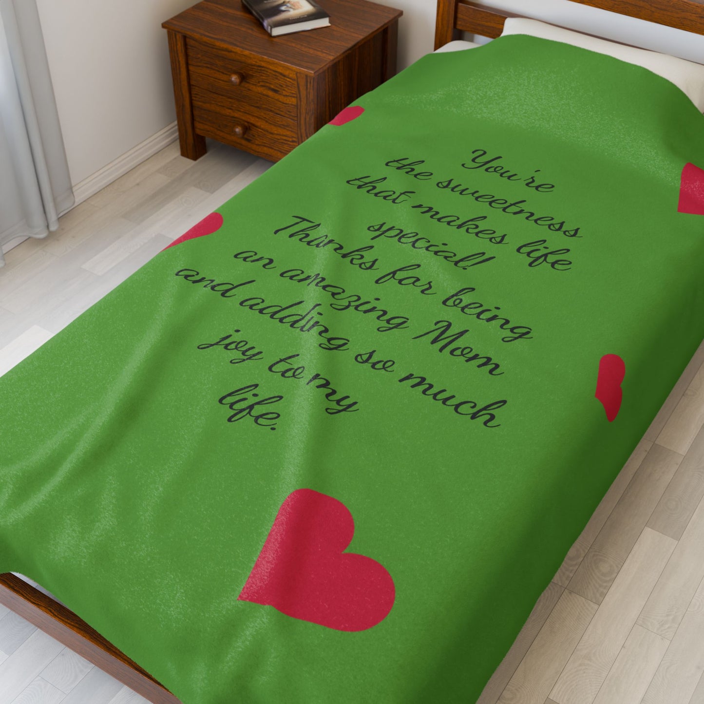 Cozy Heartfelt Blanket for Moms - Plush Velveteen Gift