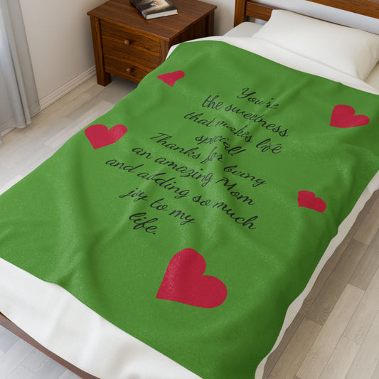 Cozy Heartfelt Blanket for Moms - Plush Velveteen Gift