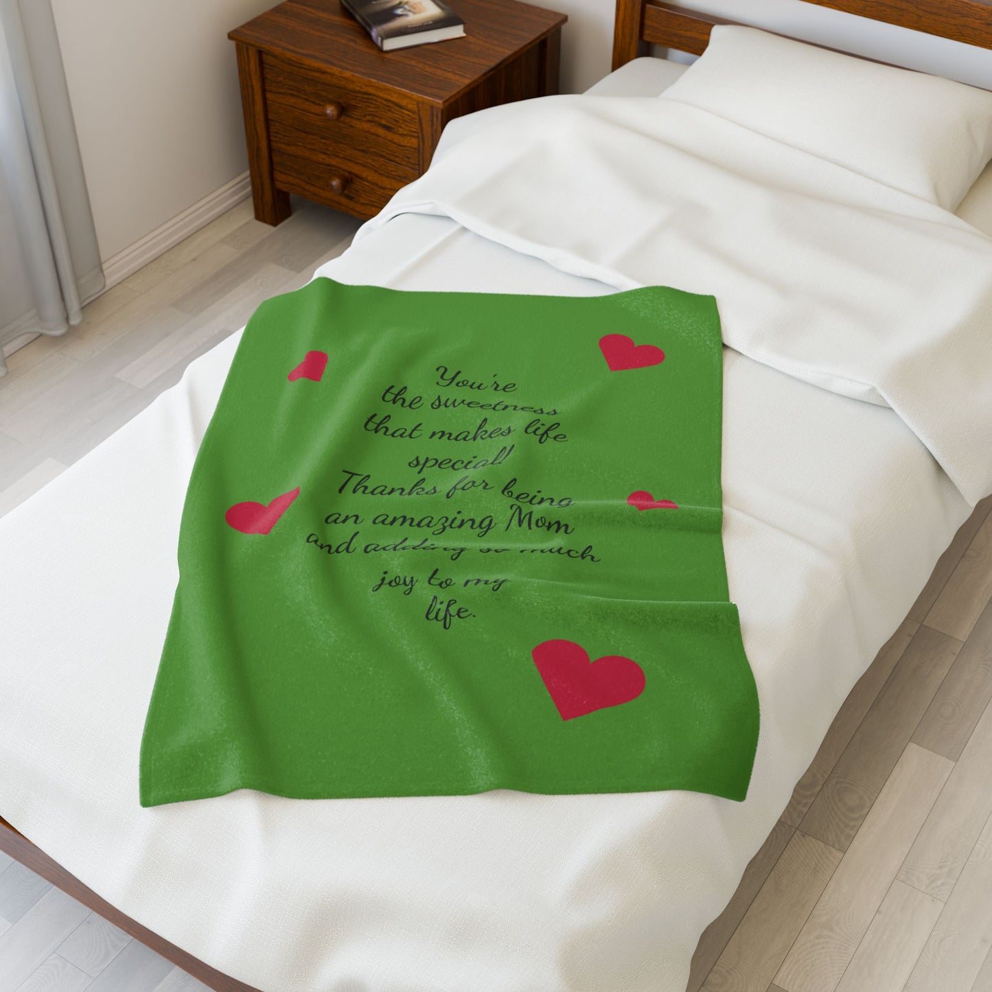 Cozy Heartfelt Blanket for Moms - Plush Velveteen Gift